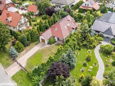 Parterowy dom z ogrodem w Buku | 4 pokoje, garderoba, garaż, poddasze