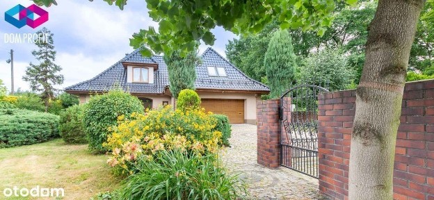 Kameralna willa z uroczym ogrodem