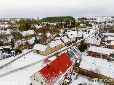 Sicko - dom z budynkami gospodarczymi