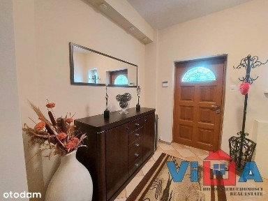 Dom W Zabudowiej Szeregowej Graniczący Z Lasem