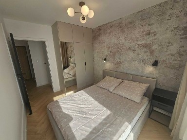 Wynajmę mieszkanie 2-pok. w centrum Łodzi z sauną, basenem i jacuzzi