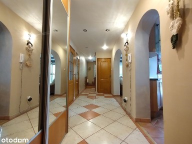 NOWA CENA! Dom z urokliwym ogrodem i oczkiem wodnym.