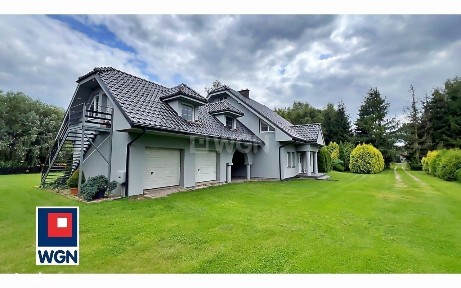 Komfortowy, przestronny dom z piękym ogrodem w Bia