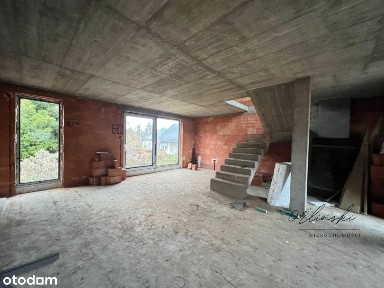 Przestronna inwestycja w zielonej okolicy.