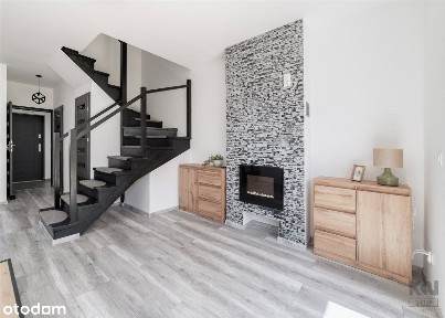 Atrakcyjny dom szeregowy na granicy Łodzi