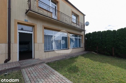 Dom z częścią pod lokal usługowy w centrum