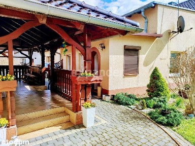 Dom z 2009 roku + domek dla gości + 937 m² działki