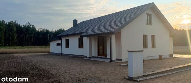 Nowy dom z garażem w spokojnej okolicy