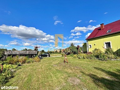 Dom z przestronną działką!