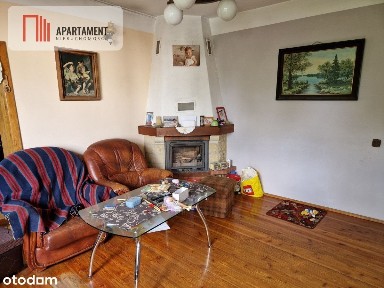 Dom z dwoma odrębnymi mieszkaniami, blisko centrum