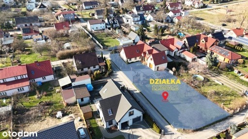 Na sprzedaż dwa domy z garażem, działka 1135m2