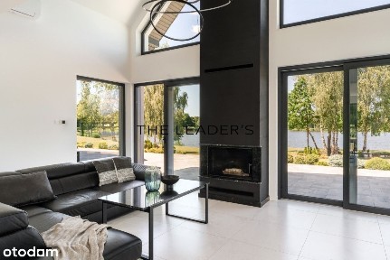 Nowy dom z własną linią brzegową i prywatną plażą