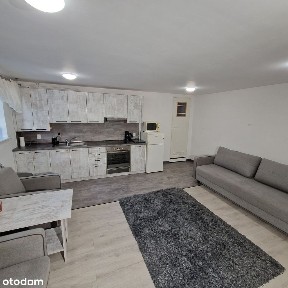 Duża kawalerka z garderobą w domu na Rokosowie