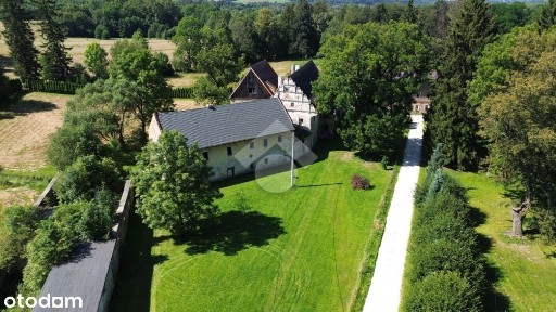 Renesansowy dwór XVII wieczny | Historyczny obiekt