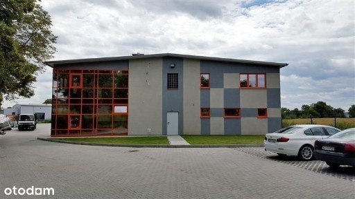 Hala produkcyjna przy zjeździe z A1