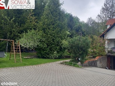 Ładny dom pod samym lasem