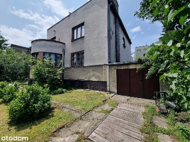 Piękna willa z dużą działką w samym centrum!
