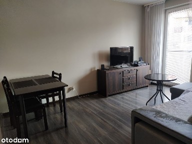 Mieszkanie 39m2 z balkonem i miejscem parkingowym. Muchobór.