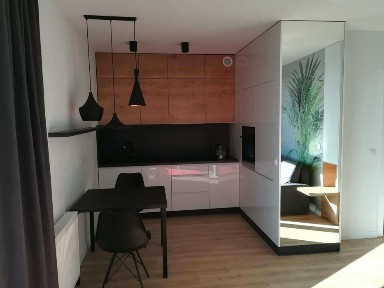 Słoneczna Kawalerka ul. Krynicka, wysoki standard, SKM, blisko do UG