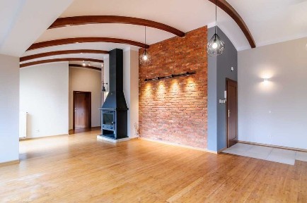 Bezrzecze, 1-poziom., 2 piętro 156m2 + 2 x m.postoj. w hali garażowej