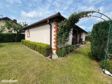 Parterowy dom nad jeziorem Woświn