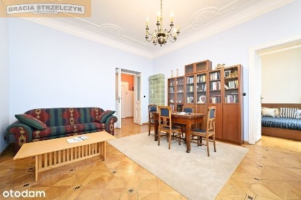 Polecam! Metro, Ścisłe centrum, kamienica, ciche!