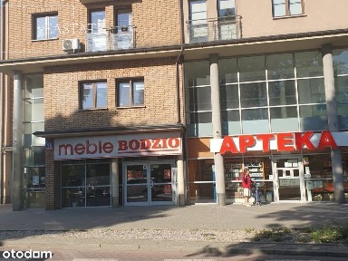 Dobra lokalizacja, duża witryna, parking