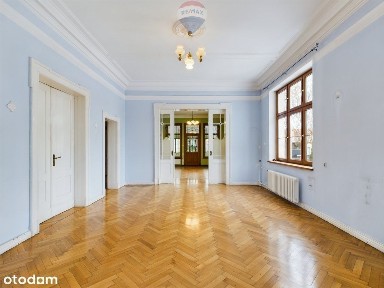 Stylowy dom rodzinny z ogrodem