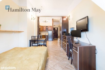 Funkcjonalna kawalerka w kamienicy w Rynku