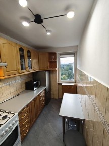 3 pok, 48m, ul. Korkowa, 2600 +czynsz 900 zł+350 zł zaliczka na media