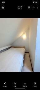 Przytulna kawalerka z dużą iloscią drewna i antresolą