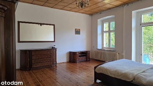 Dom jednorodzinny z budynkiem gospodarczym na dużej działce