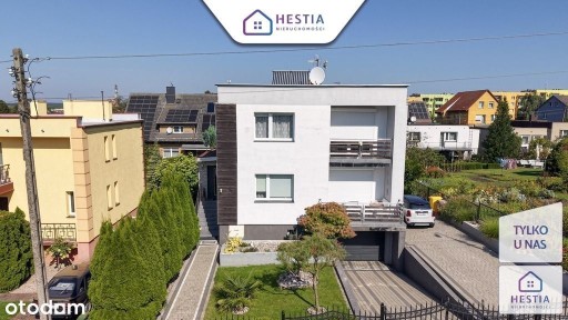 Dom wolnostojący, w całości podpiwniczony.