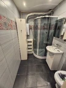 Bezpośrednio 2-pokojowe mieszkanie z balkonem w ścisłym centrum!