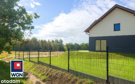 Ostatni Bliźniak w spokojnej okolicy, gmina Szemud