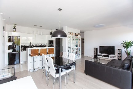 Umeblowany apartament, prysznic, winda, garaż, klimatyzacja