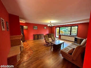 Dom wolnostojący na dużej działce- spokojna okolica, zieleń i komfort