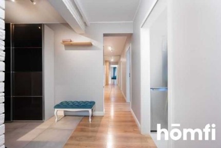 Oddzielna kuchnia, 2 balkony (o pow. 24,56m2), 2 miejsca w garażu