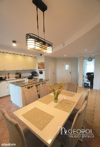 Przestronny dom szeregowy z ogrodem w Siemianicach - 207 m²