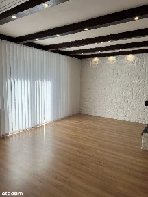 Duży dom tuż przy metrze