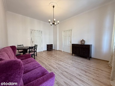 Przestronne mieszkanie w kamienicy, Rynek