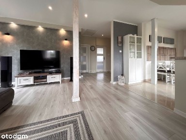 Dom mieszkalny z pow.usługową! 300 M od morza