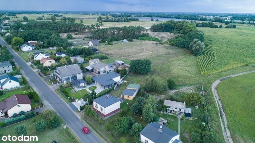 Dom w Dzierawach na 40 arowej działce.