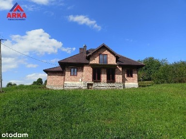 Duży dom w stanie surowym zamkniętym