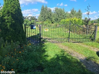 Sprzedam dom z dużą działką. REZERWACJA