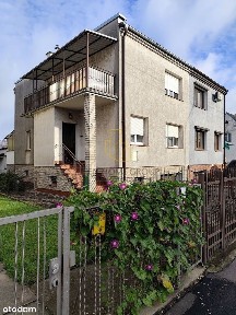 Bliźniak z dodatkowym budynkiem | Różanka