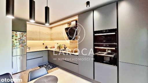 Rodzinny zadbany bliźniak na zielonym Os Brzezina