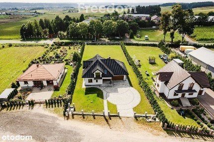 Dom na sprzedaż z dużą działką.