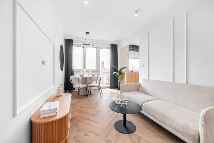 Piękna mieszkanie 2 pokoje, GARDEROBA, BLOK 2025! WINDA, BEZ PCC