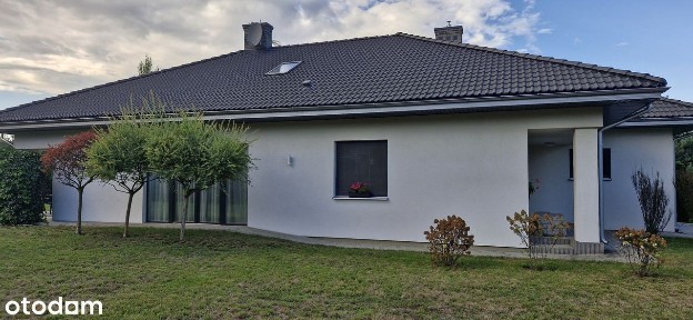 Lesznowola / Grójca małe kameralne osiedle domów.